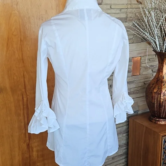 Elegant White Bell Sleeve Women's Top - Picture 2 of 9